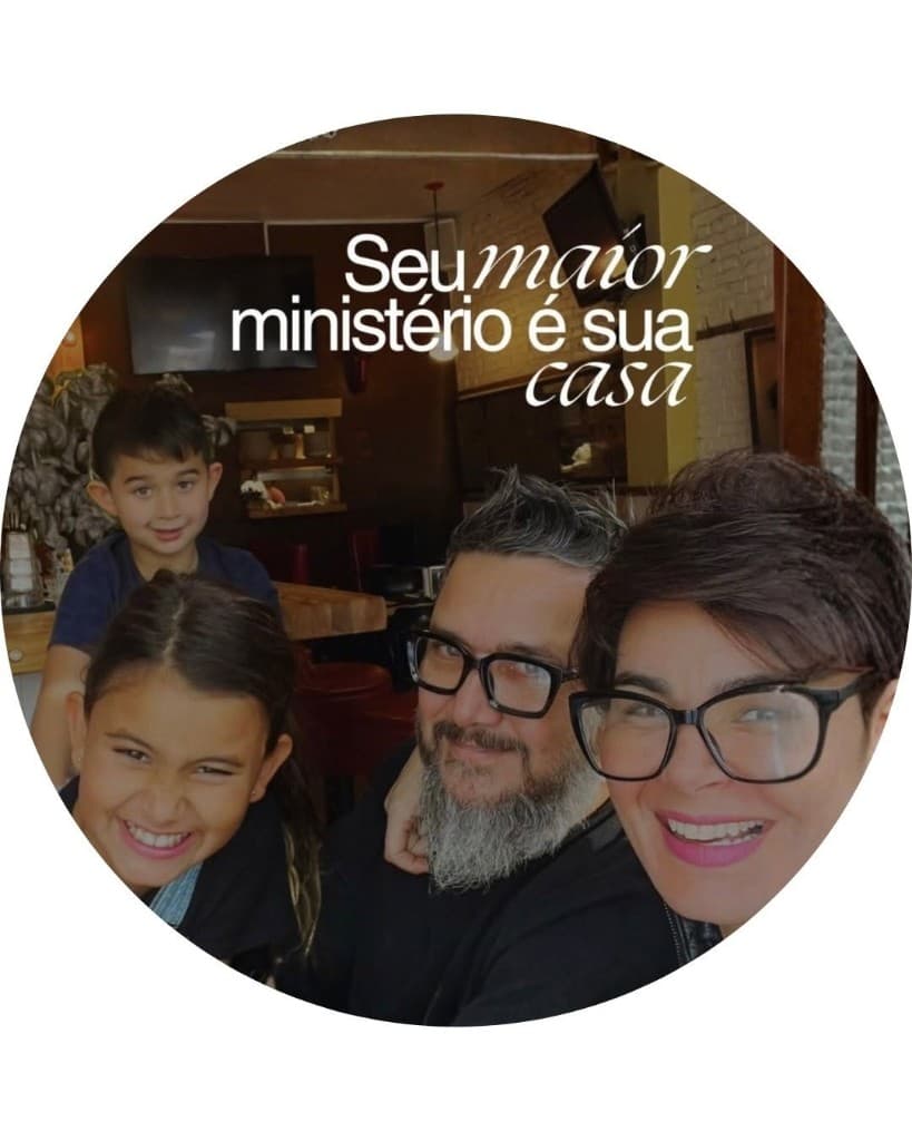 Ed Rocha com Dani, Liz e Zion — Seu maior ministério é sua casa